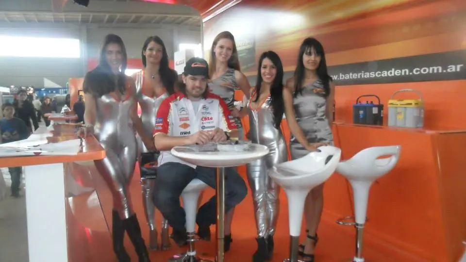 Activación de Baterías Caden en un evento automotor